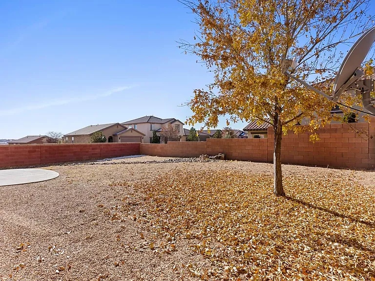 604 Loma Linda Loop NE — Photo 41
