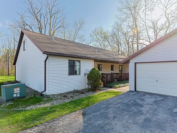 2nd image of 208 Christiana Dr