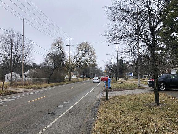 5th image of 2035 W Miller Rd