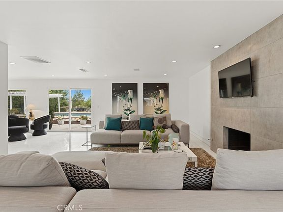 4th image of 24217 Hatteras St