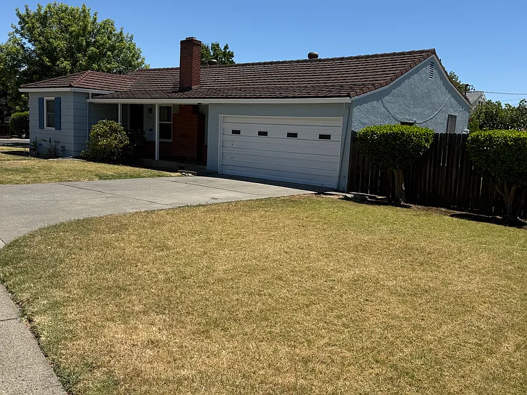 2250 22nd Ave — Photo 1