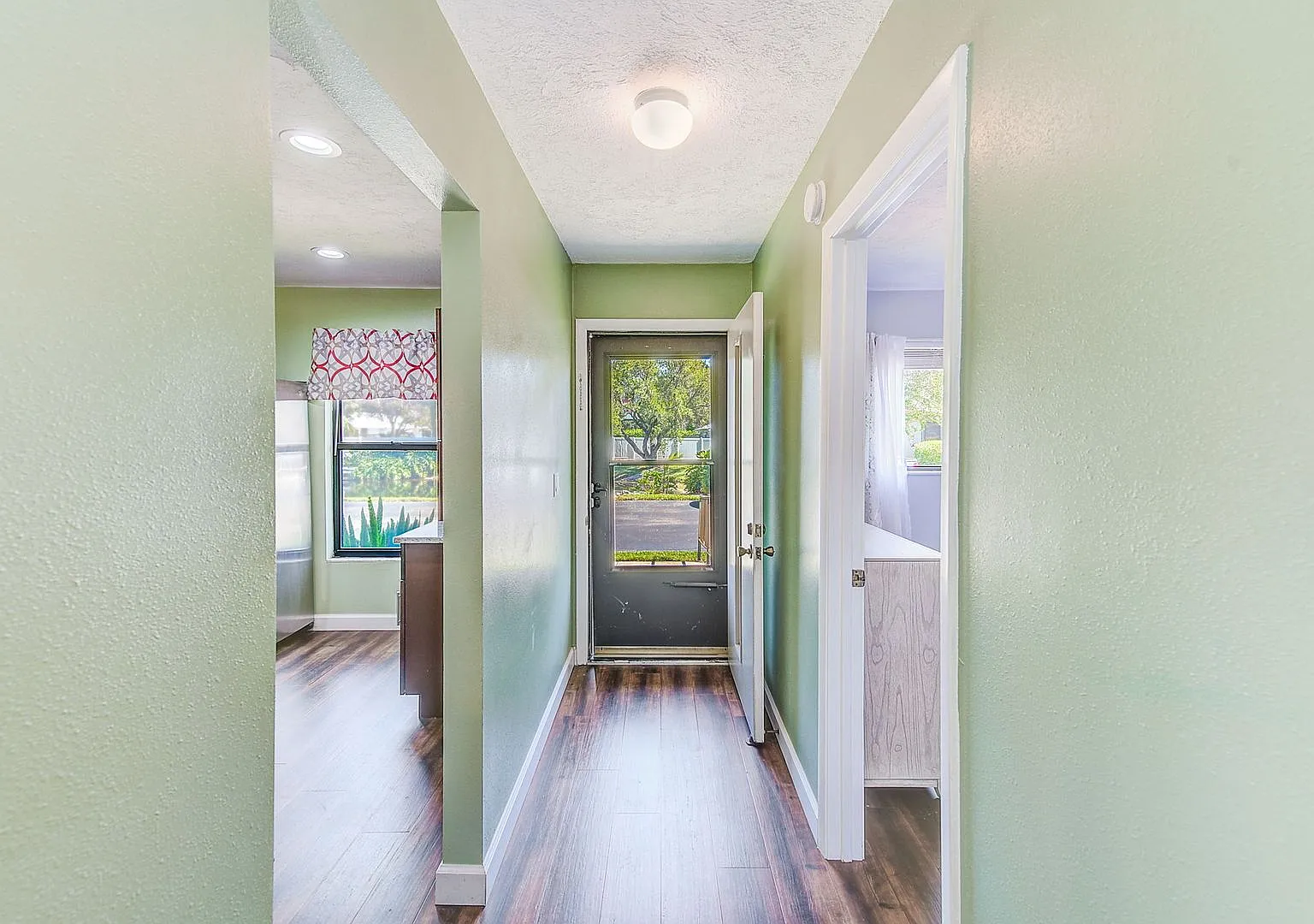 Available for a 9-month rental in the sought-after Huntington Woods community of Bradenton! — Photo 2