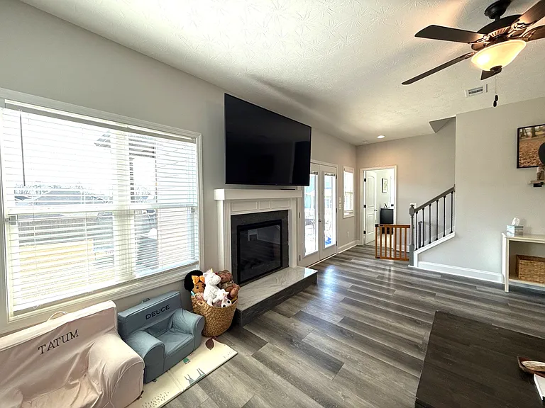 7308 Pine Chase Dr — Photo 16