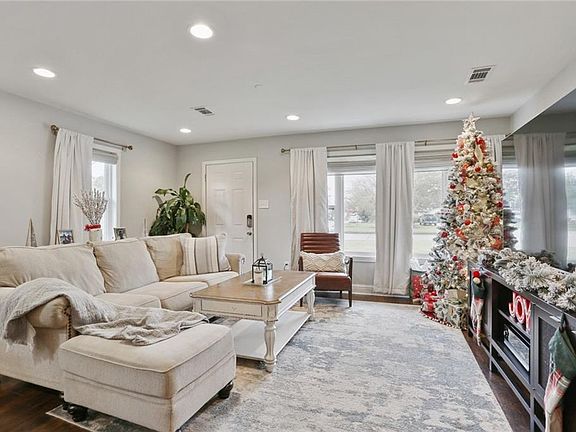 2nd image of 720 Transcontinental Dr