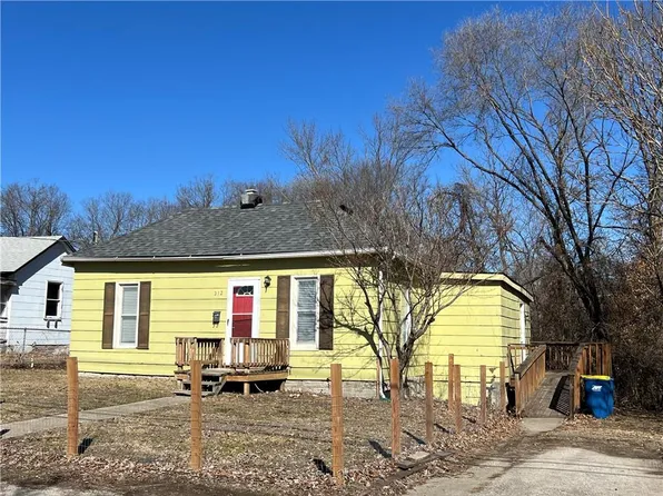 212 W Shrader St, Liberty, MO 64068