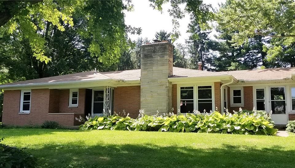 1st image of 430 Dwight Dr