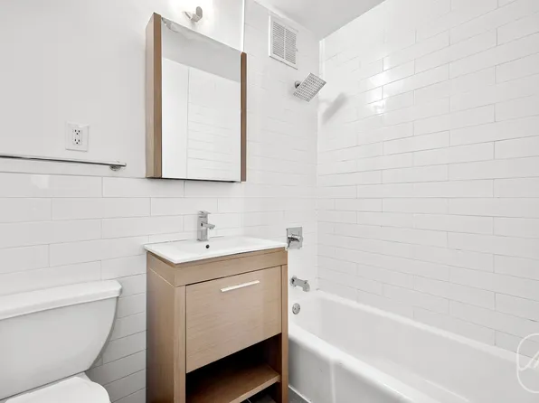 313 West 29th Street image 8 of 10