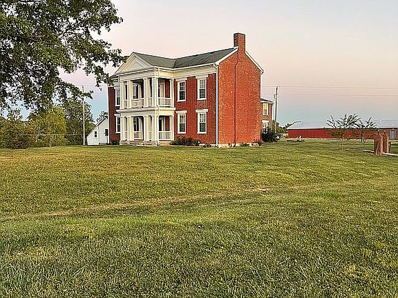 2nd image of 1298 Bardstown Trl