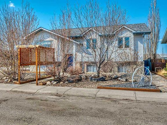 3rd image of 191 S Strathaven Cres