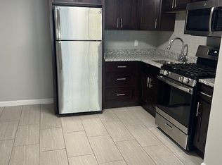 19 Grove St APT 2, Methuen, MA 01844
