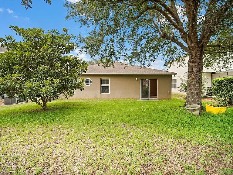 265 Jocelyn Dr — Photo 36