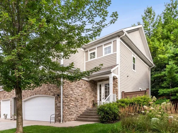 17820 Valley Cove Ct, Deephaven, MN 55391