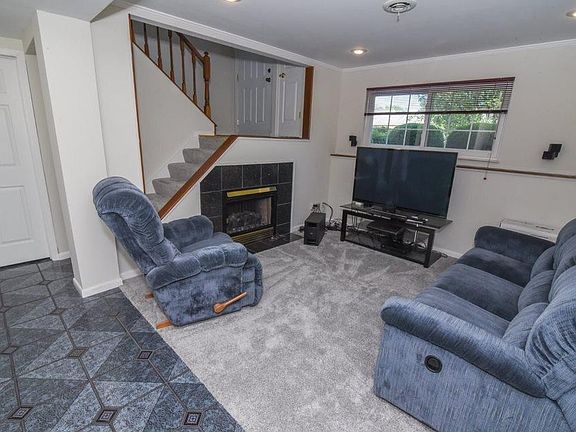 3rd image of 1194 Forest Run Dr