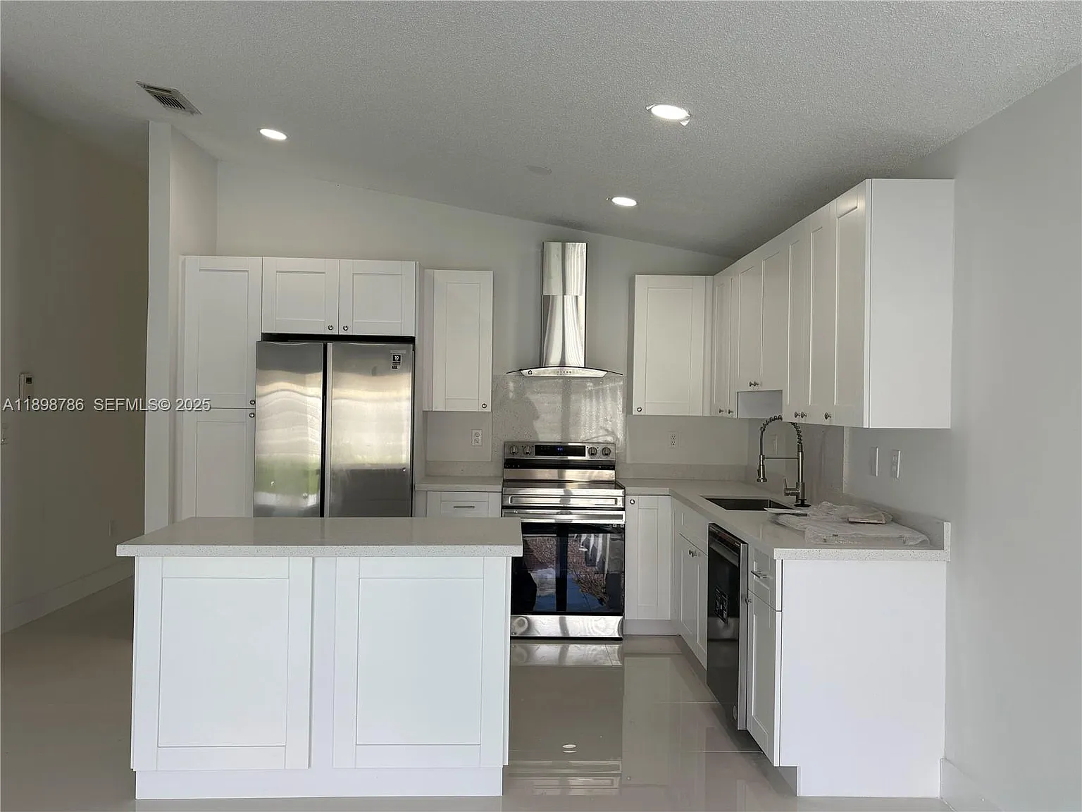 $3,800 14845 Sw 36th Ter Miami, Fl 33185 — Photo 4