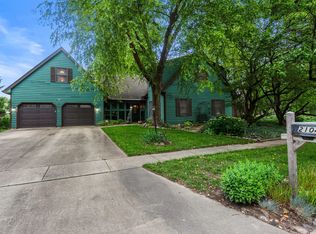2104 Doubletree Ln, Champaign, IL 61822