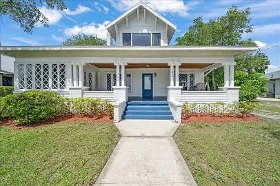 1326 Riverside Dr — Photo 4