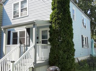 928B E Hamilton St #L, Milwaukee, WI 53202