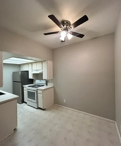 13740 Vanowen St #104 — Photo 5