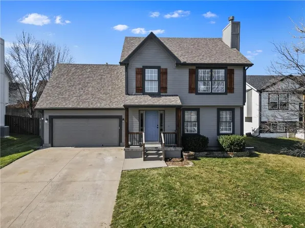 7512 N McKinley Ave, Kansas City, MO 64158
