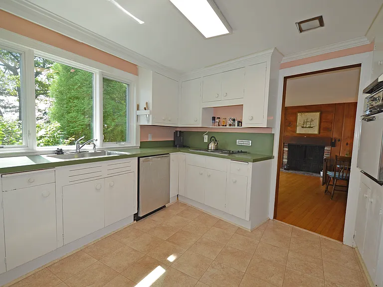 29 Fishers Ln — Photo 6