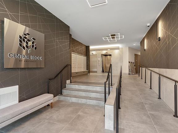 5th image of 1075 Tillicum Rd #103