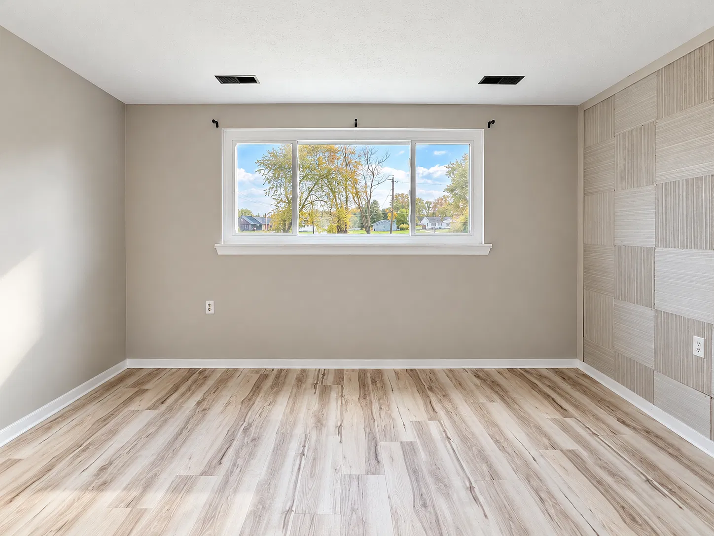 4511 Tioga St NW Canton OH 44708 — Photo 2