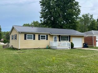 1067 Kelly Dr, Hebron, OH 43025