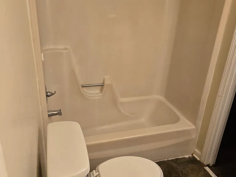 2064 Pineview Dr — Photo 8