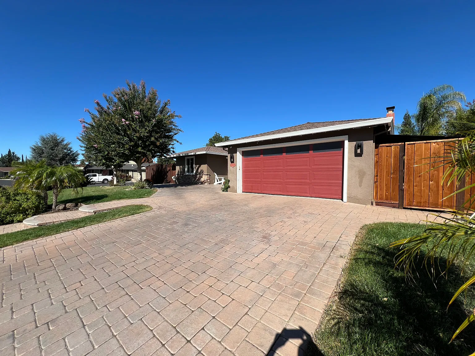 4 bed, 1837 sqft, $4,250 — Photo 2