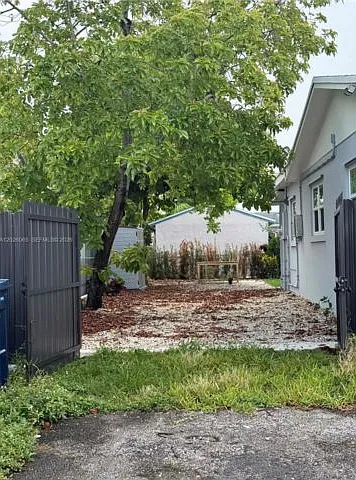 19741 SW 114th Pl — Photo 2