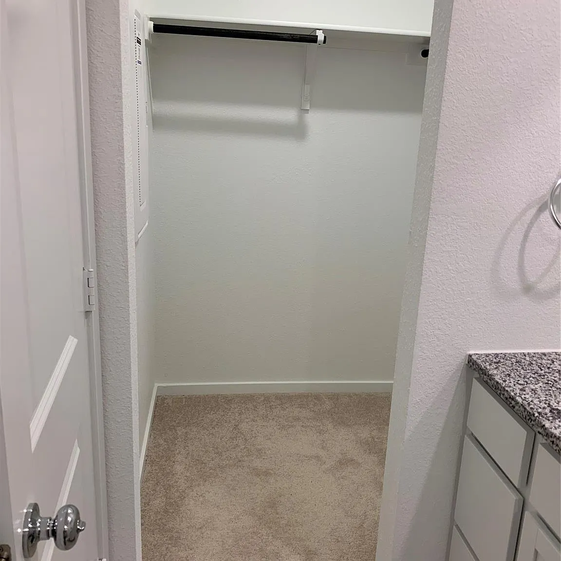 3 bed, 1376 sqft, $1,695 — Photo 4