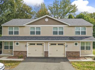 48 Plank Rd, Waterford, NY 12188