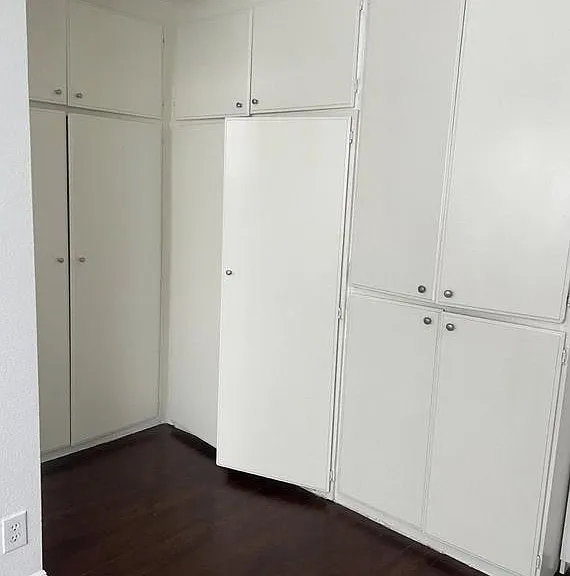 18555 Collins St #C8 — Photo 2