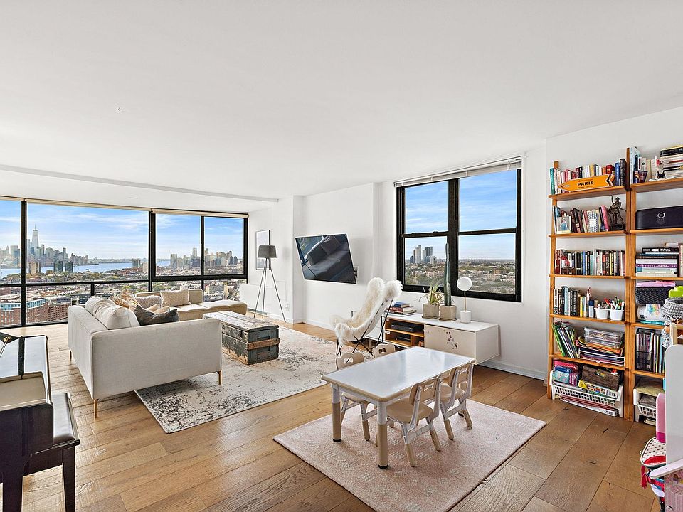 1st image of 380 Mountain Rd APT 1813