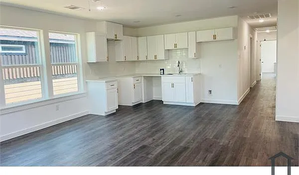8414 Sandra St — Photo 6