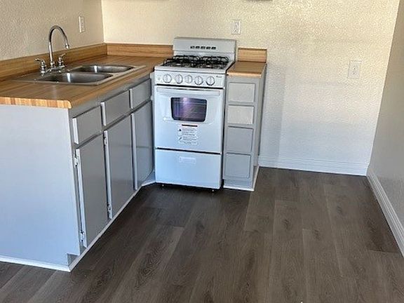 2nd image of 7320 Foothill Blvd #204