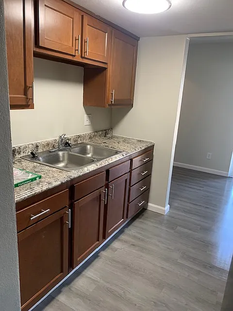2 bed, 850 sqft, $1,090 — Photo 1