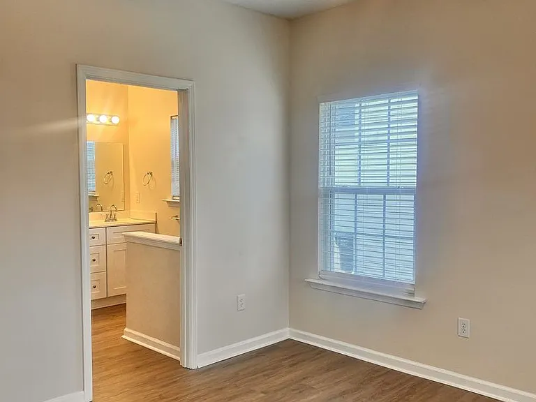 110 Shelby Ct — Photo 18