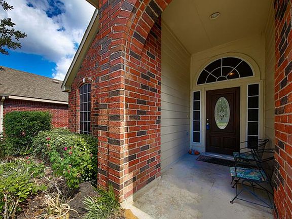 3rd image of 14010 Seagler Springs Ln