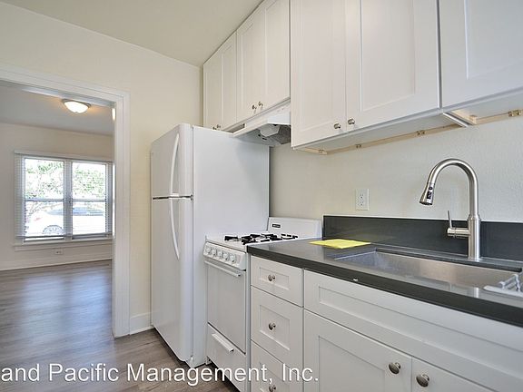 5th image of 306 19th St #306