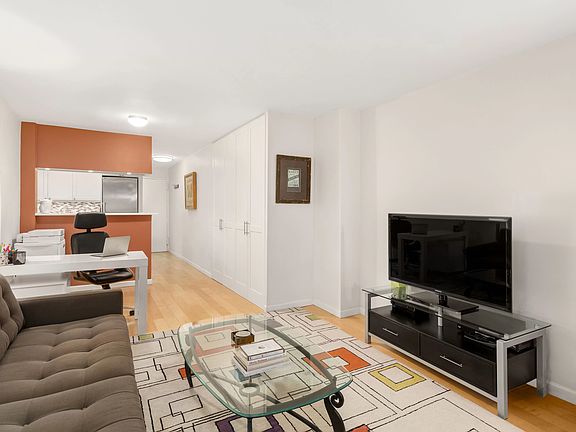 4th image of 305 E 40th St #8W