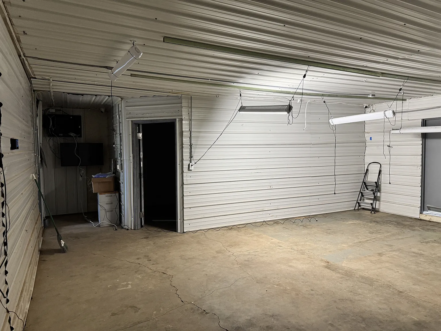Avaj01: 16093 Sw Roy Rogers Road - Ware — Photo 4