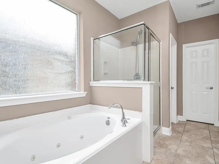1914 Lenora Ct — Photo 23