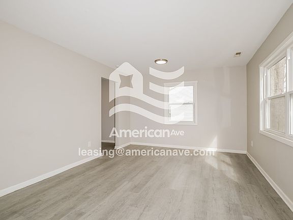 1440010_003_living_room_13670932.jpg