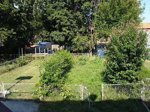 Play area/Garden