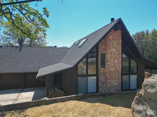 16 S Oak Knoll Ln, Wofford Heights, CA 93285