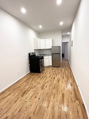 2nd image of 394 Manhattan Ave #3B