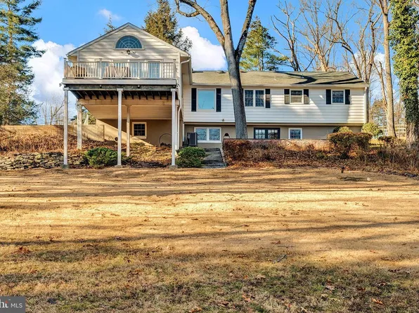 18 Forrest Blend Dr, Titusville, NJ 08560