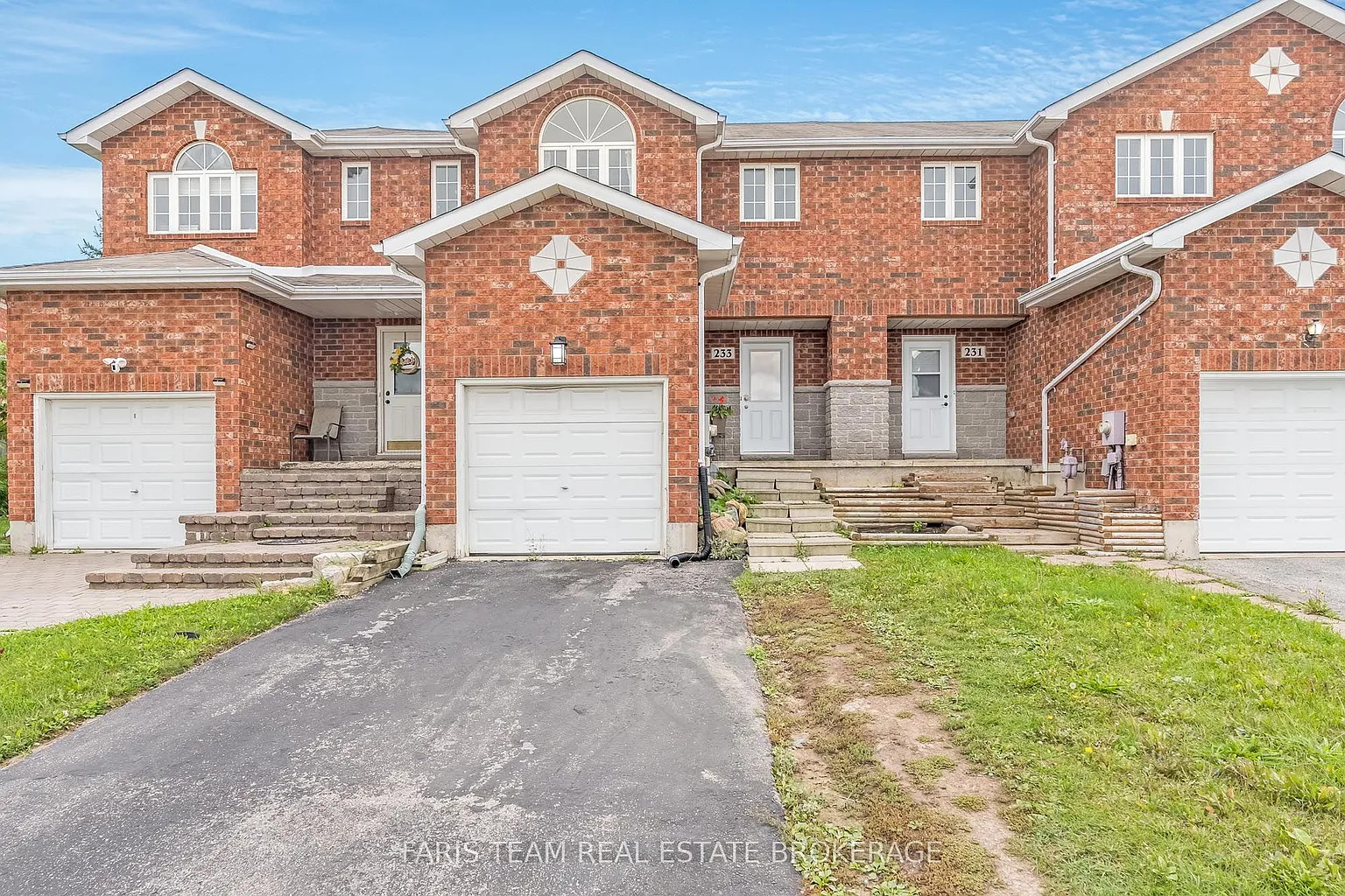 233 Stanley St photo 1