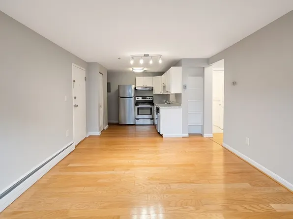 38 Carey Ave APT 3, Watertown, MA 02472